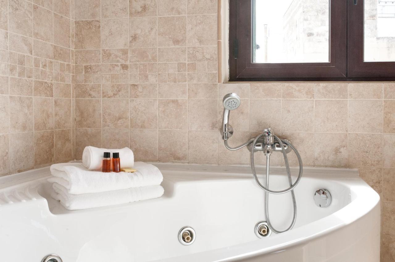 Castriota19 - Jacuzzi Room & Apartment Sit Lecce Exterior foto