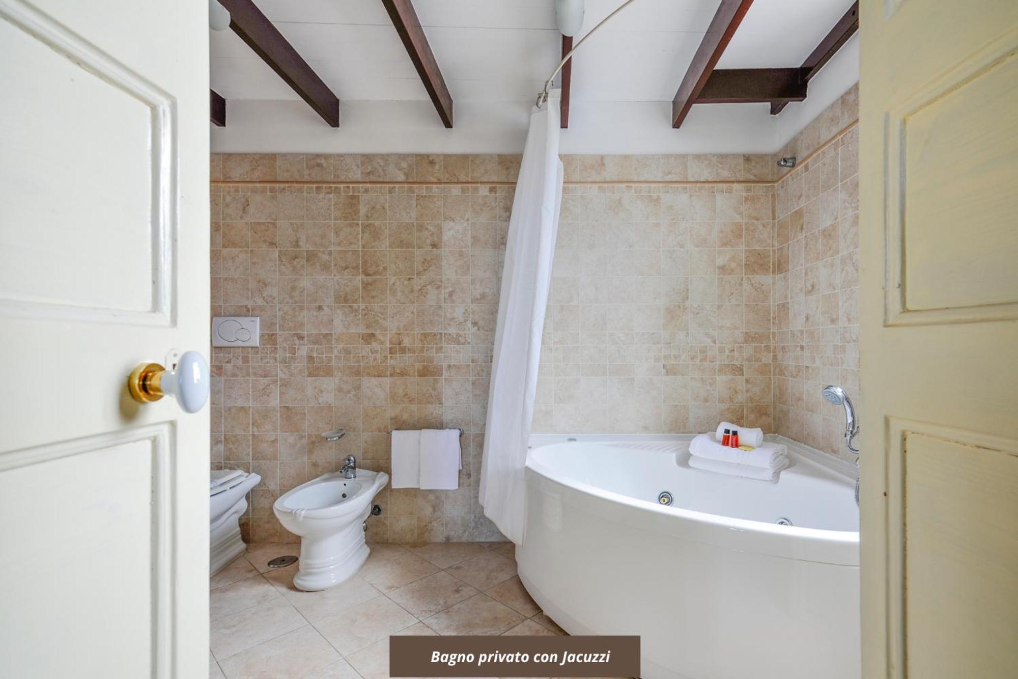 Castriota19 - Jacuzzi Room & Apartment Sit Lecce Exterior foto